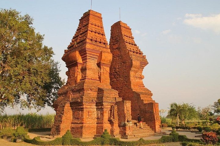 Day Tour - Historical Majapahit City Tour via Surabaya