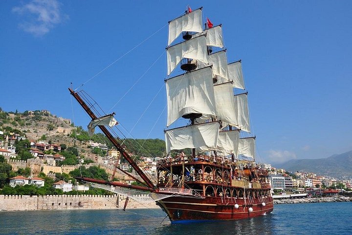 Alanya Boat Trip with Unlimited Soft Drinks and Lunch