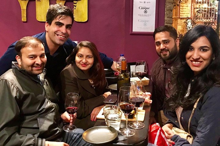 Athens by Night: Small Group Sightseeing with Drinks and Food Tasting