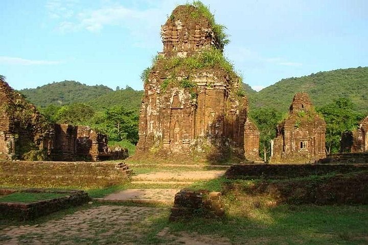 Private car transfer from Hoi An to My Son ( Round trip )