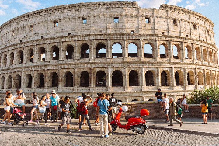 Exclusive Photoshooting in Rome with Breakfast
