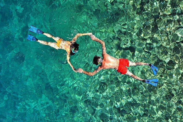 Phi Phi + Bamboo Island Full Day Tour with Lunch by Speed Boat
