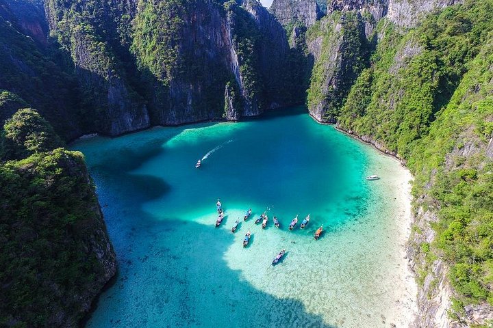 Phuket: Phi Phi Islands, Maya Bay and Snorkeling Boat Tour