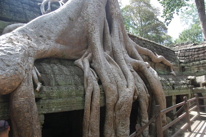 Two Days Angkor Historical and Kulen Mountain Waterfall