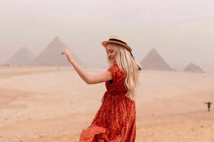 Cairo Layover Tour to Pyramids, Coptic Cairo and Khan Khalili Bazaar