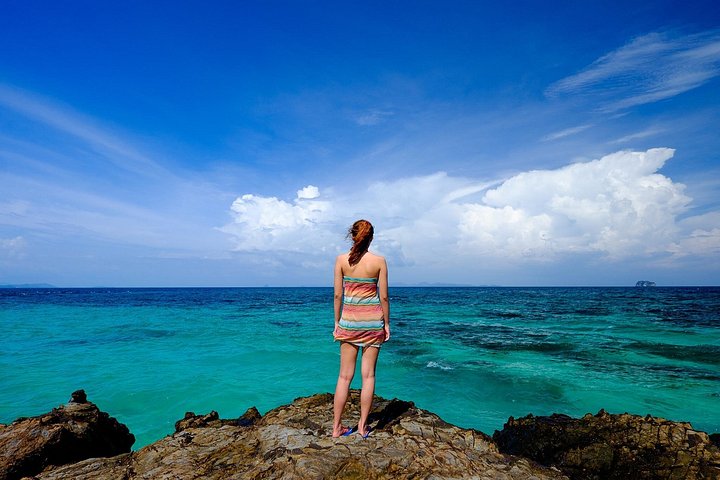 Maiton Island Tour