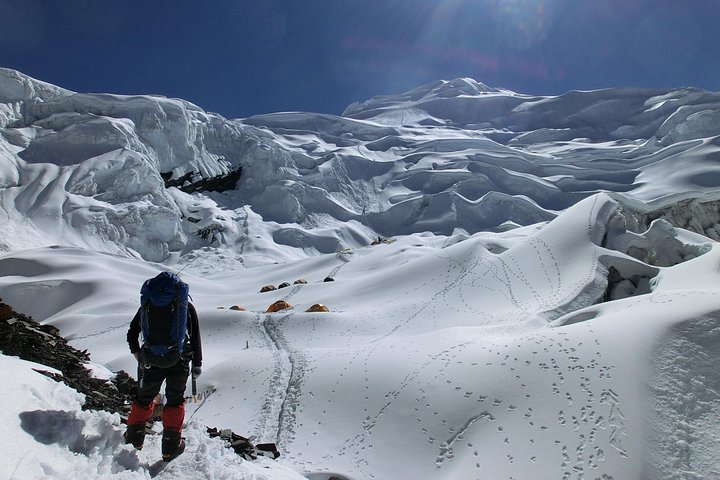 Mera Peak Climbing 6476 meters for 20 Days