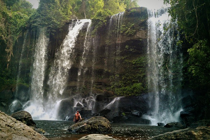 2 days private tour: Angkor sunrise, Banteay Srei, Kulen mountain, Beng Mealea