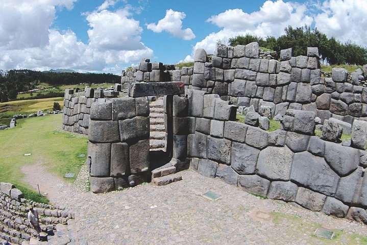 Private City Tour in Cusco with South American Camelid Museum