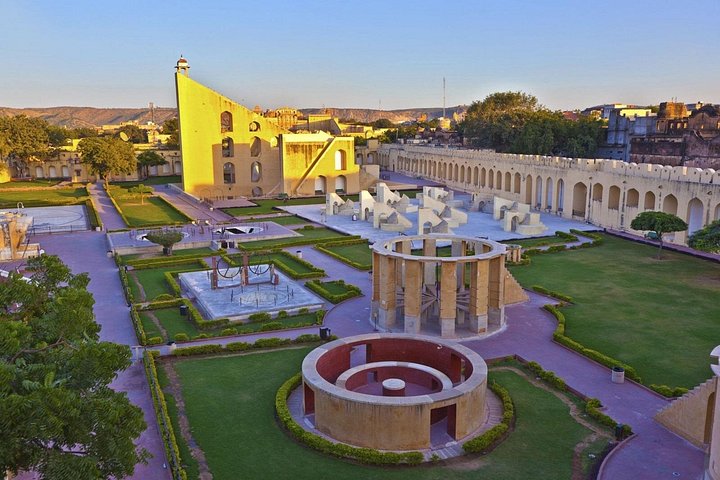 Guided Same Day Jaipur City Tour From New Delhi With Lunch & Tickets