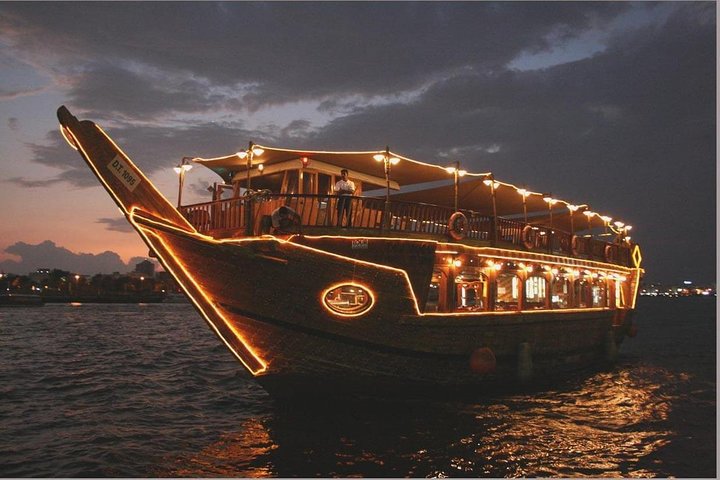 Dubai Creek Dhow Cruise Dinner