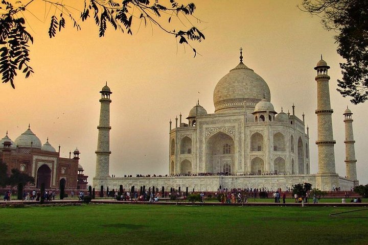 “No wonder, it's a wonder - Same day Agra Tour