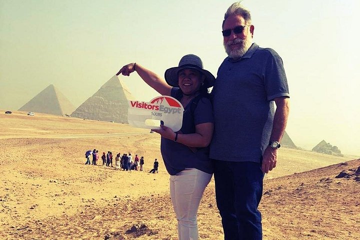 Day Tour to The Great Pyramids of Giza & Sphinx