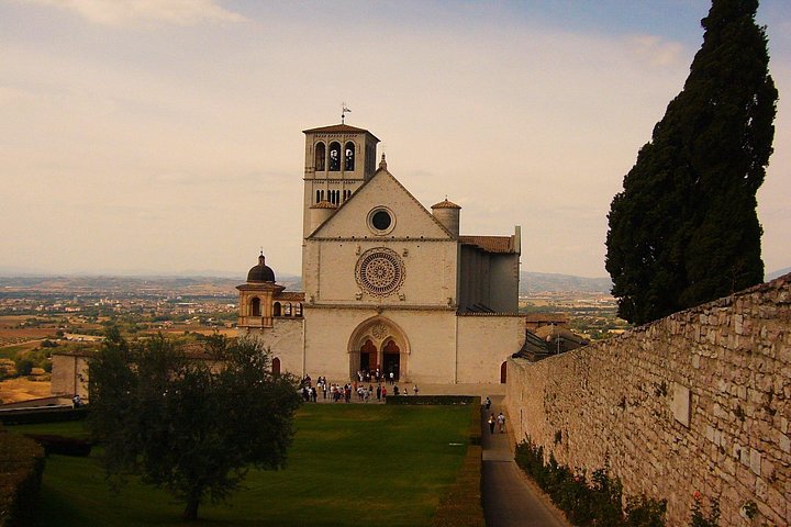 Assisi Private Walking Tour including St. Francis Basilica