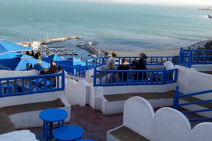 Kartago und künstler dorf "Sidi Bou Said" from tunis or hammamet