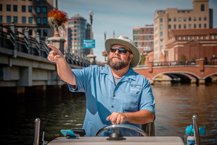 City Sights by Sea: Historic Narrated Boat Tours of Providence