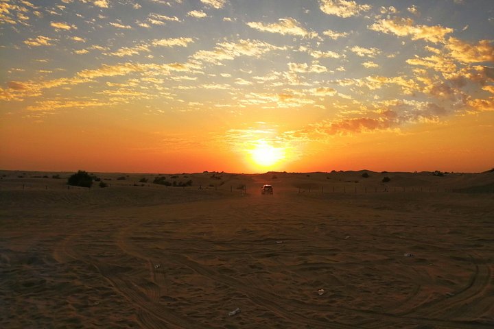 Dubai Desert Safari with Buffet Dinner Evening