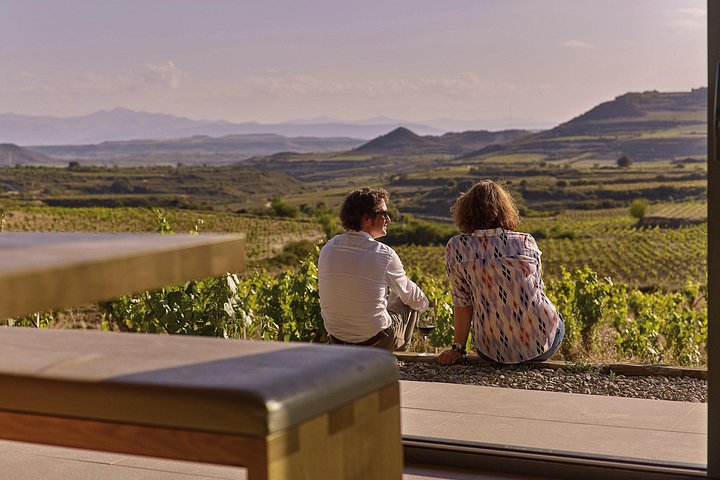 Private Rioja Wine Tour: 2 Wineries from San Sebastian