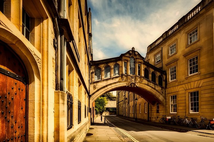 Oxford: A Discovery Of Witches / All Souls Trilogy Tour