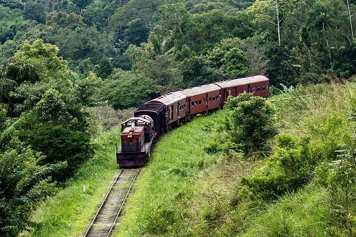 14-nights/15-days Sri Lanka round tour by Car - with Udawalawa Safari