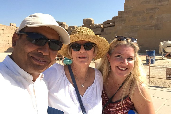 Private Luxor Full-Day Tour To The East and West Banks of The Nile+ Lunch