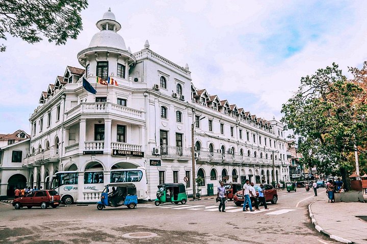 Kandy City Walk with a Local
