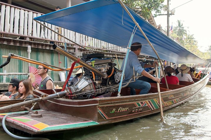 Floating Market & damnoen saduak: Bangkok private guide day tour