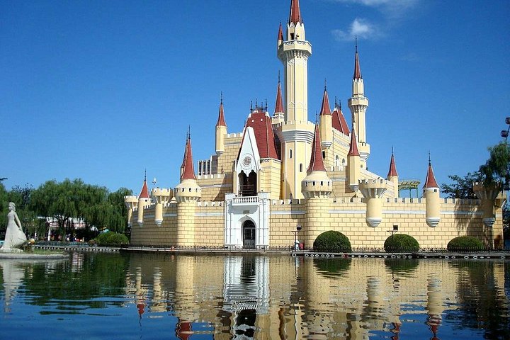 Private Half-Day Tour toShijingshan Amusement Park with FlyOver China Experience