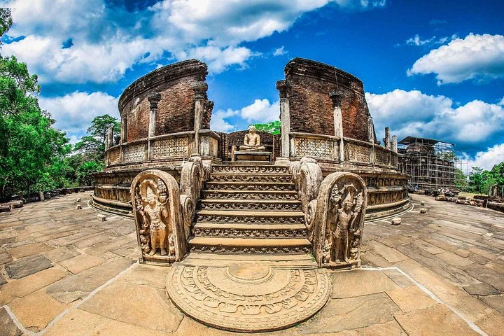 Polonnaruwa and Minneriya Safari from Kandy