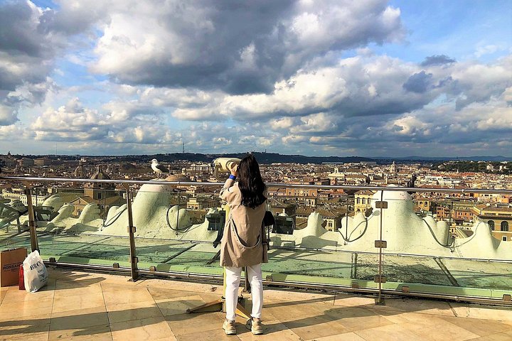 4 Best views in Rome: 4 hours Private Guided Tour with luxury car