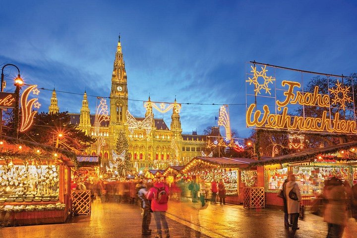 Full Day Private Vienna Christmas Market tour from Budapest with lunch