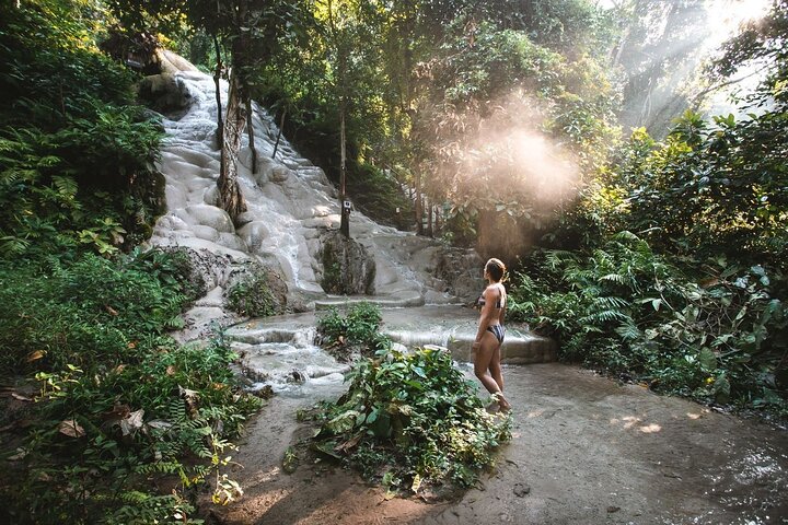 Chiang Mai Doi Suthep Temple and Sticky Waterfall Tour (Private & All-Inclusive)