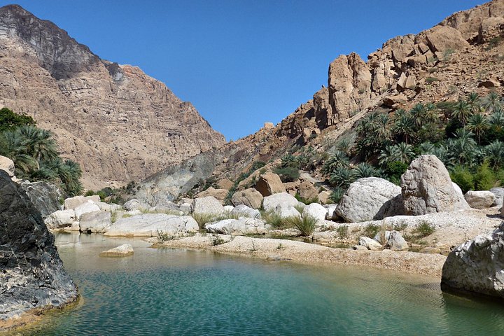 Mascat: Swimming in Oman wadis