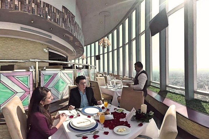 Private Tour: Dinner at the largest revolving restaurant in the world