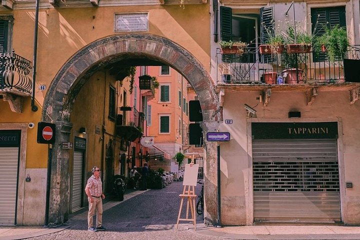 Fascinating Verona - a private tour with a local