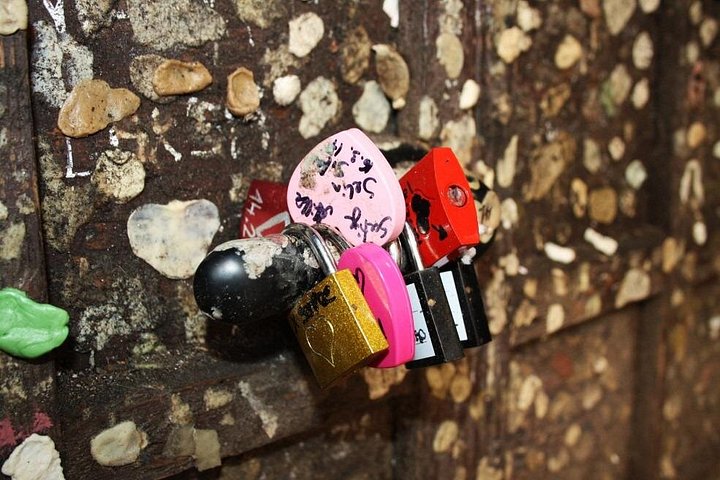 Cruel & Mysterious - a private tour of Verona with a local
