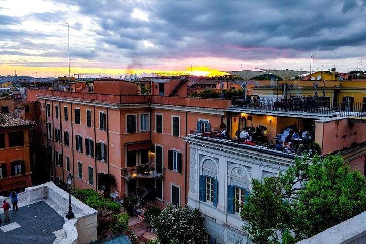 Private tour of Offbeat Roman Highlights with a local