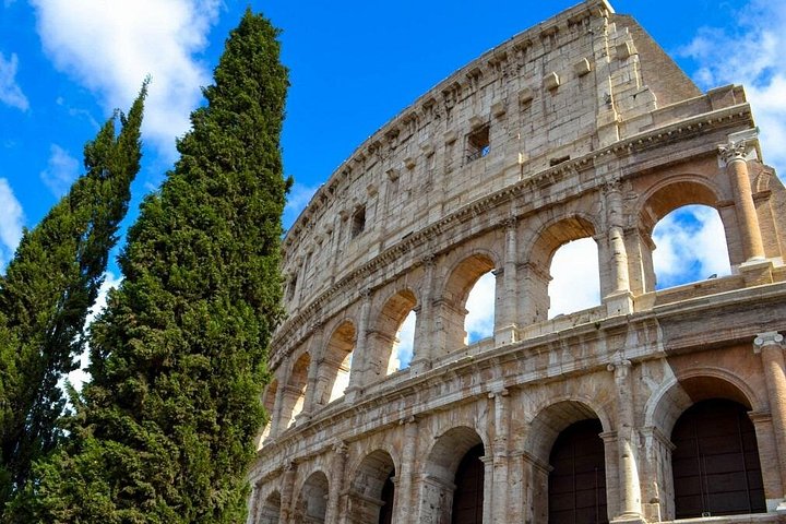 Private tour of the best of Rome - Sightseeing, Food & Culture with a local