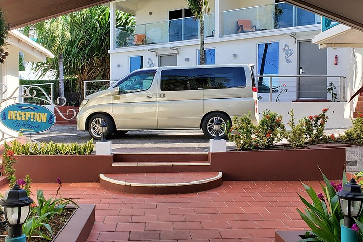 Airport TransferArgyle International to or from hotels villa area