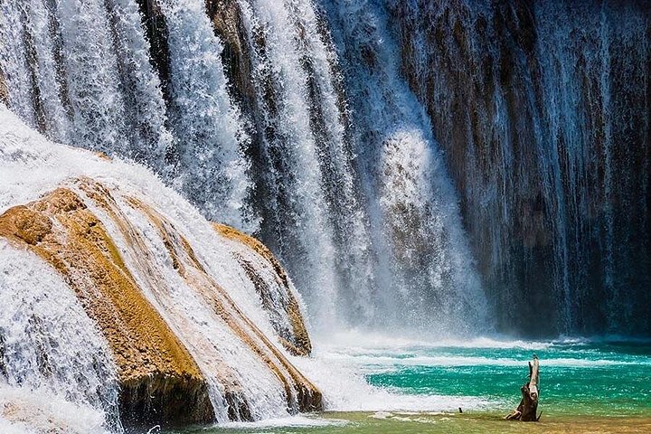 Roberto Barrios Waterfalls Tour (Bascan Valley) from Palenque