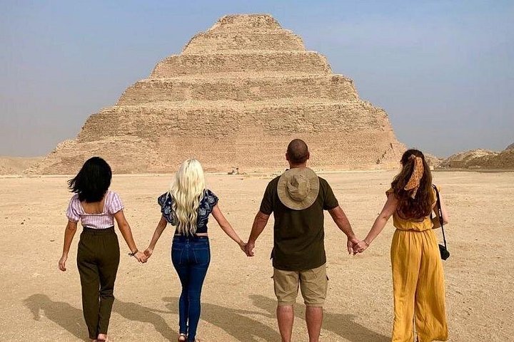 Day tour Giza Pyramids,Memphis & Sakkara