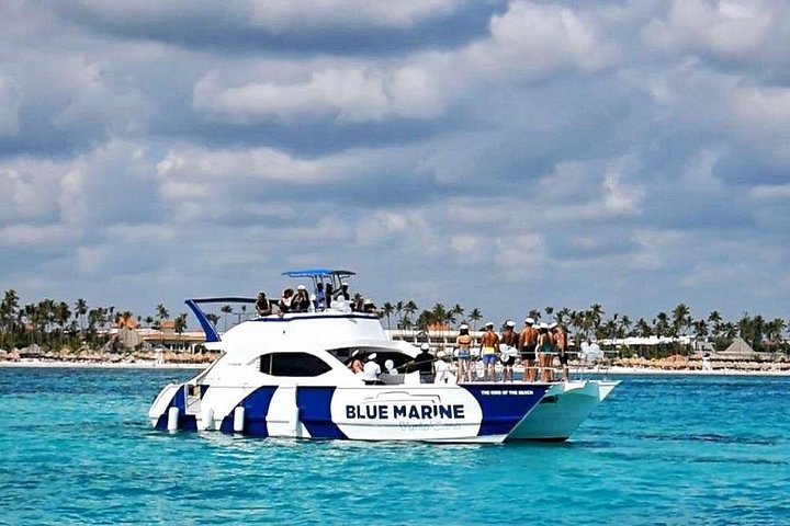 Private Yacht Celebration & Snorkeling Cruise (Open Bar)