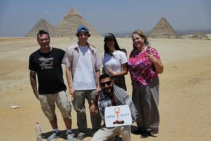 Private tour to Giza Pyramids,Sphinx,Egyptian Museum with Lunch