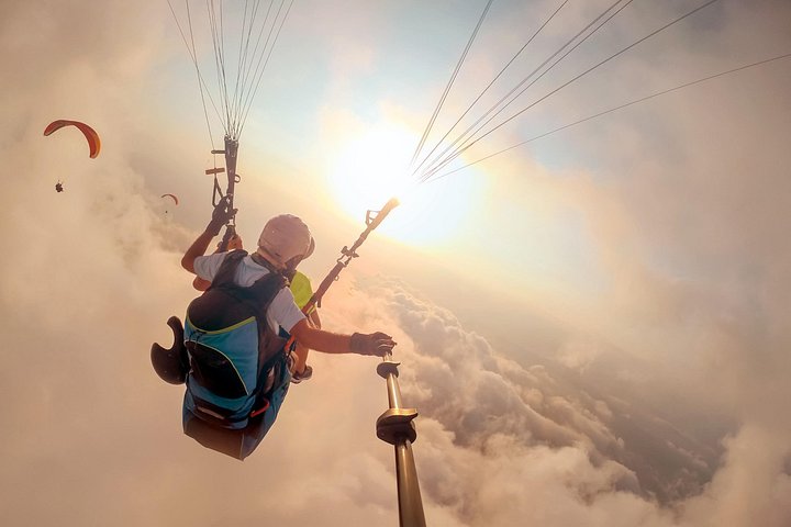 Private Hiking and Paragliding Adventure in Daroun