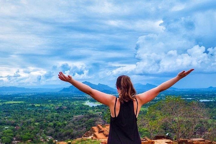 Private Fun Tour Sri Lankan Travel with buddy (2 Days)