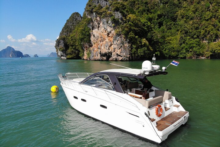 Luxury Private Motor Yacht Charter by Simba Sea Trips