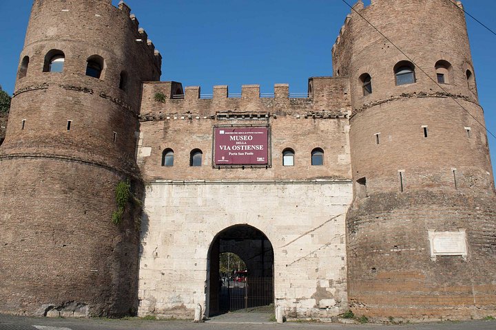 Testaccio Art & Food Tour including Cestius Pyramid, Ancient City Walls & Gate