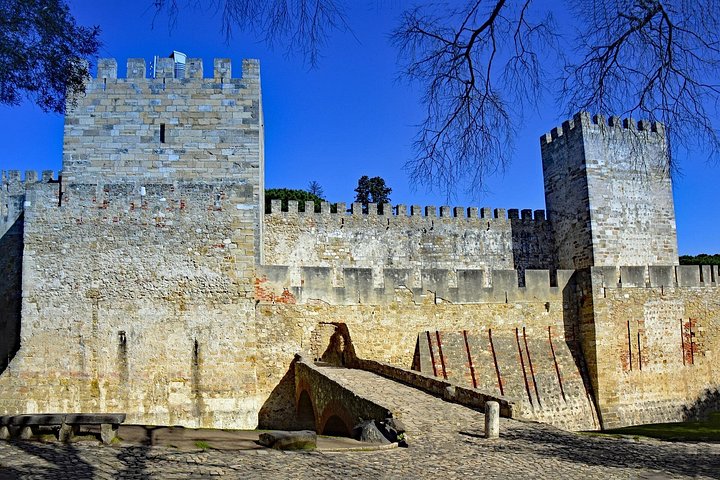 Alfama and the Castle of Saint George Skip the line Tour