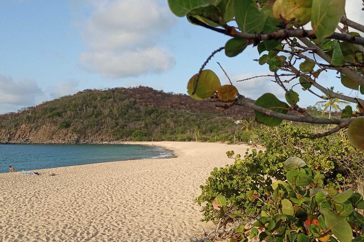 St.Martin-St.Maarten: Small Group, Coastal Hike & Swim Tour