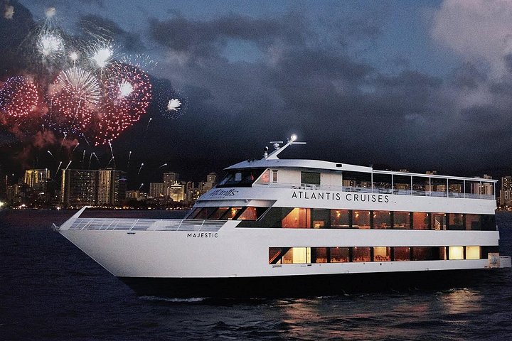 Waikiki Fireworks Cocktail Cruise